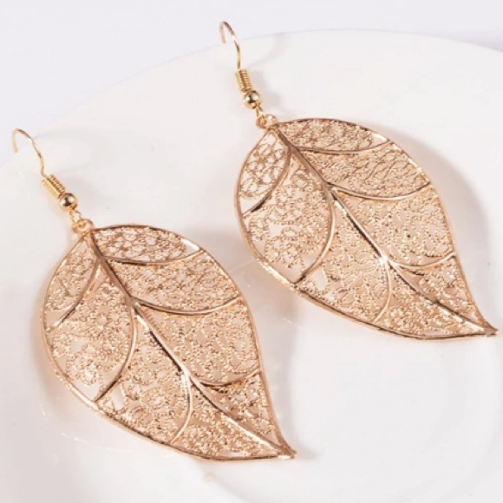 NEW!๐๐๐BIG! GOLDEN! STATEMENT LEAF DROPS!๐๐๐ - Picture 1 of 8